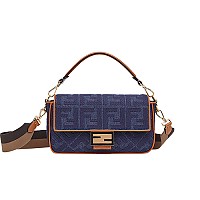 [스페셜오더]FENDI-8BR600 펜디 베이지 시어링 바게트 백