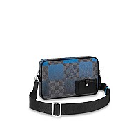 LV-M31069 루이비통 화이트 타이가라마 알파 메신저 24cm