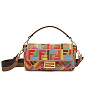 [스페셜오더]FENDI-8BR600 펜디 베이지 시어링 바게트 백