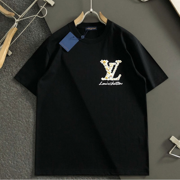 LOUIS VUITTON-041011 루이비통 2026년 봄/여름 반팔