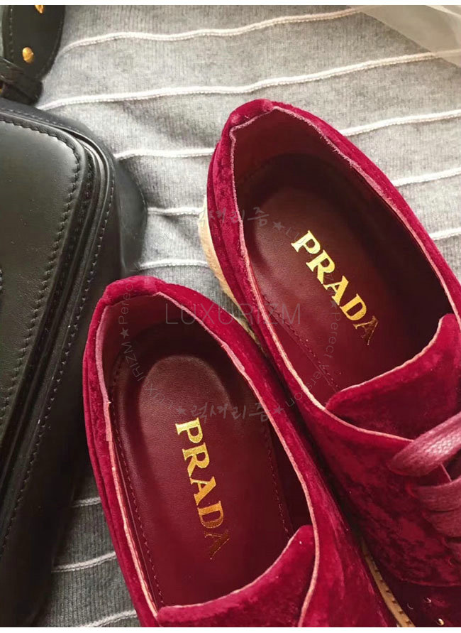 prada1-1117-8.jpg