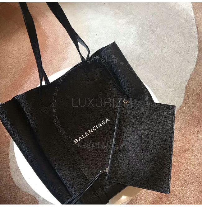 balenciaga2-1206-002.jpg