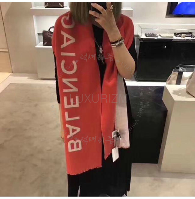 balenciaga2-1211-3.jpg