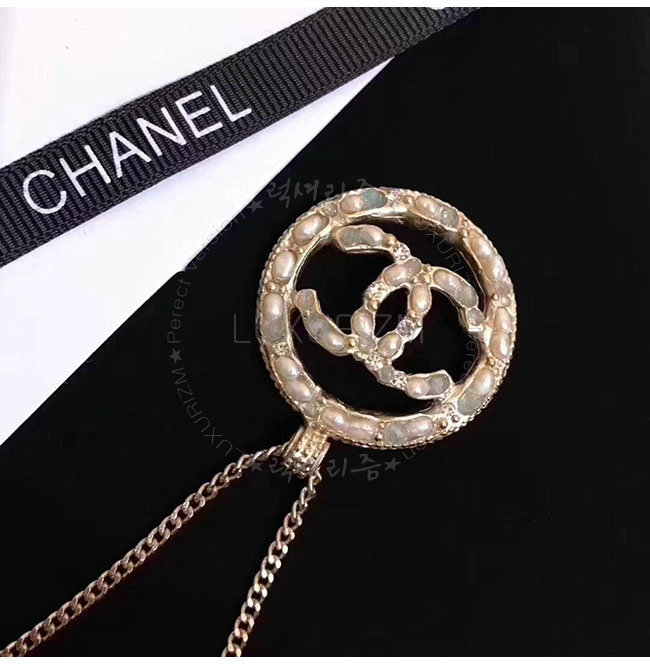 chanel6-1223-4.jpg