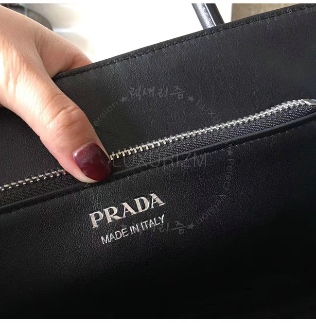 prada-0104-0010.jpg