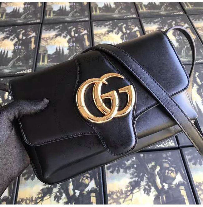 gucci-1029-002.jpg