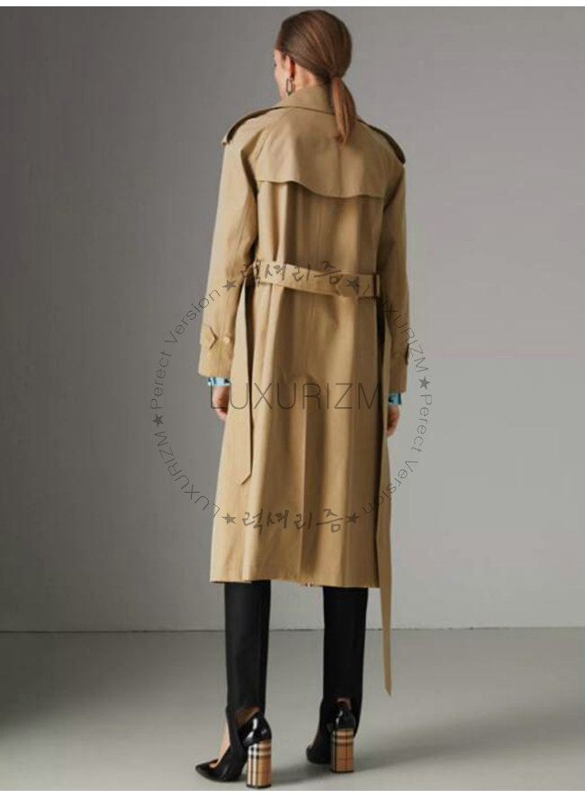 burberry1-1123-002.jpg