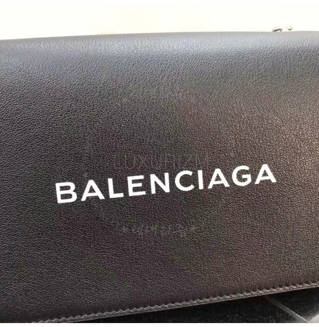 balenciaga1-0322-006.jpg