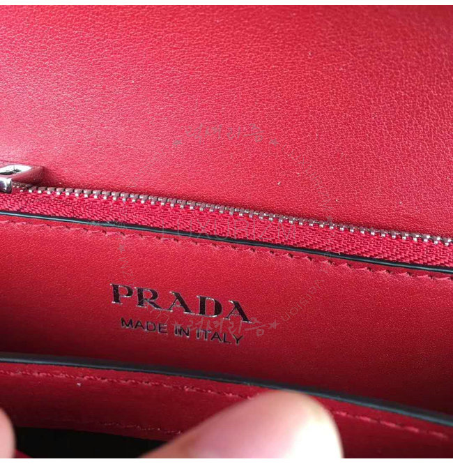 prada-0428-0010.jpg