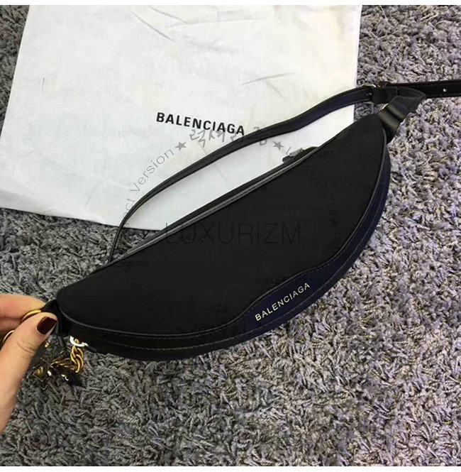 balenciaga2-0623-003.jpg