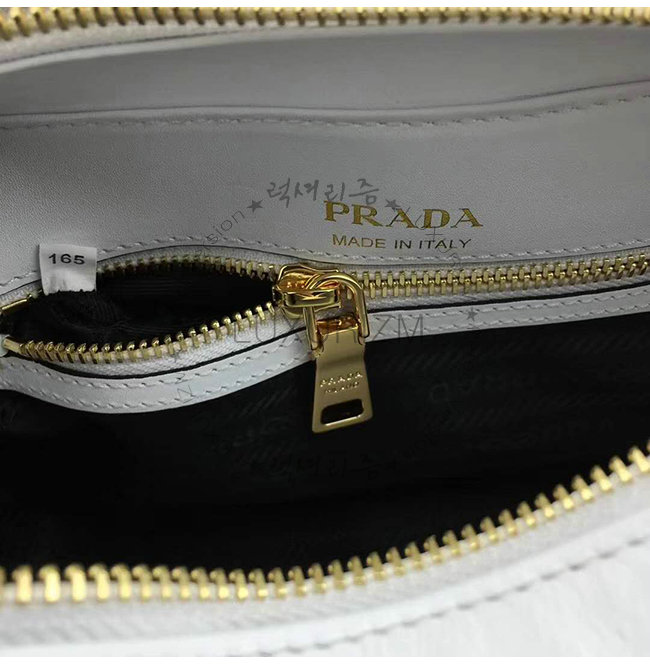 prada-0815-0010.jpg