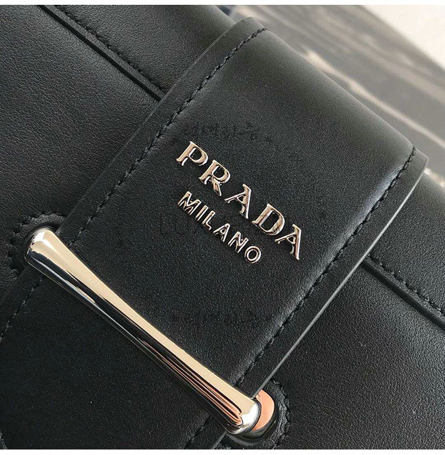 prada2-0121-006.jpg